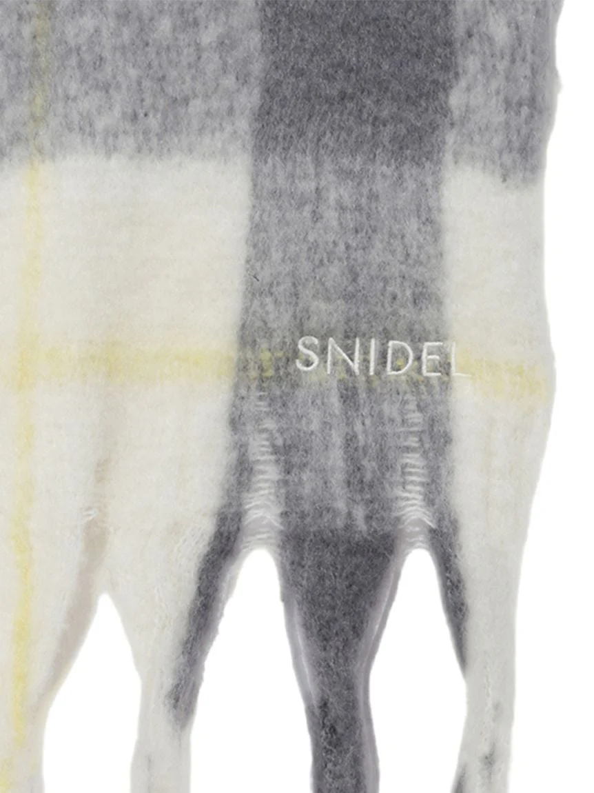 Checked Pattern Scarf - Image 9