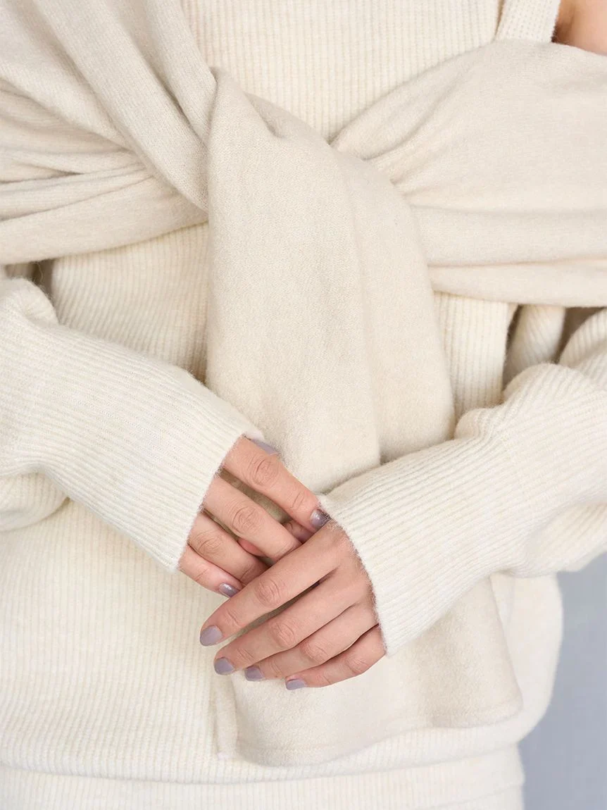 Deformation knit pullover - Image 13