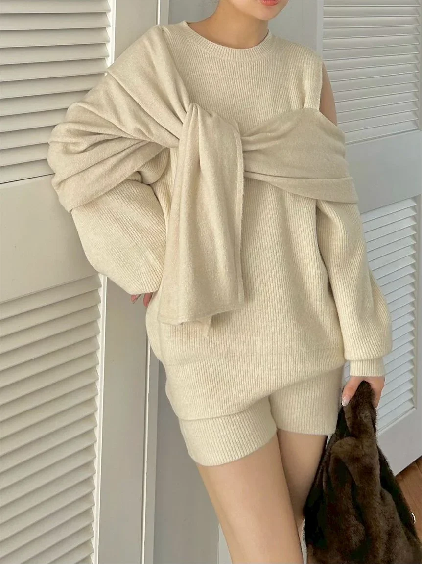 Deformation knit pullover - Image 4