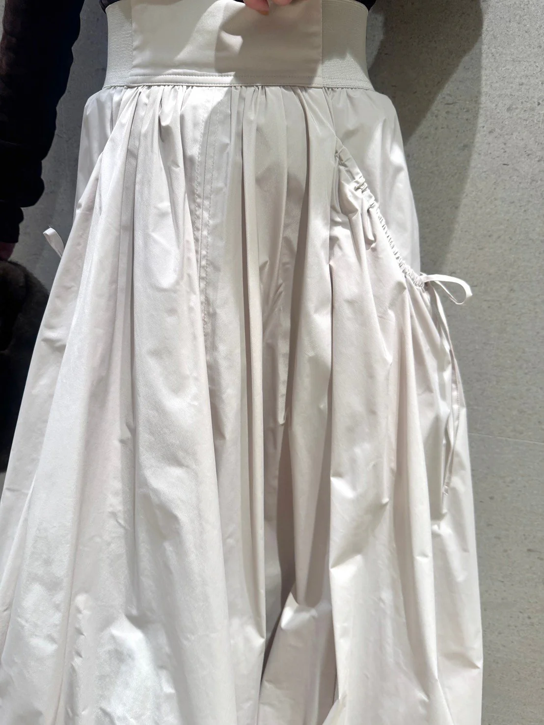 Elastic Waist Balloon Skirt - Image 12