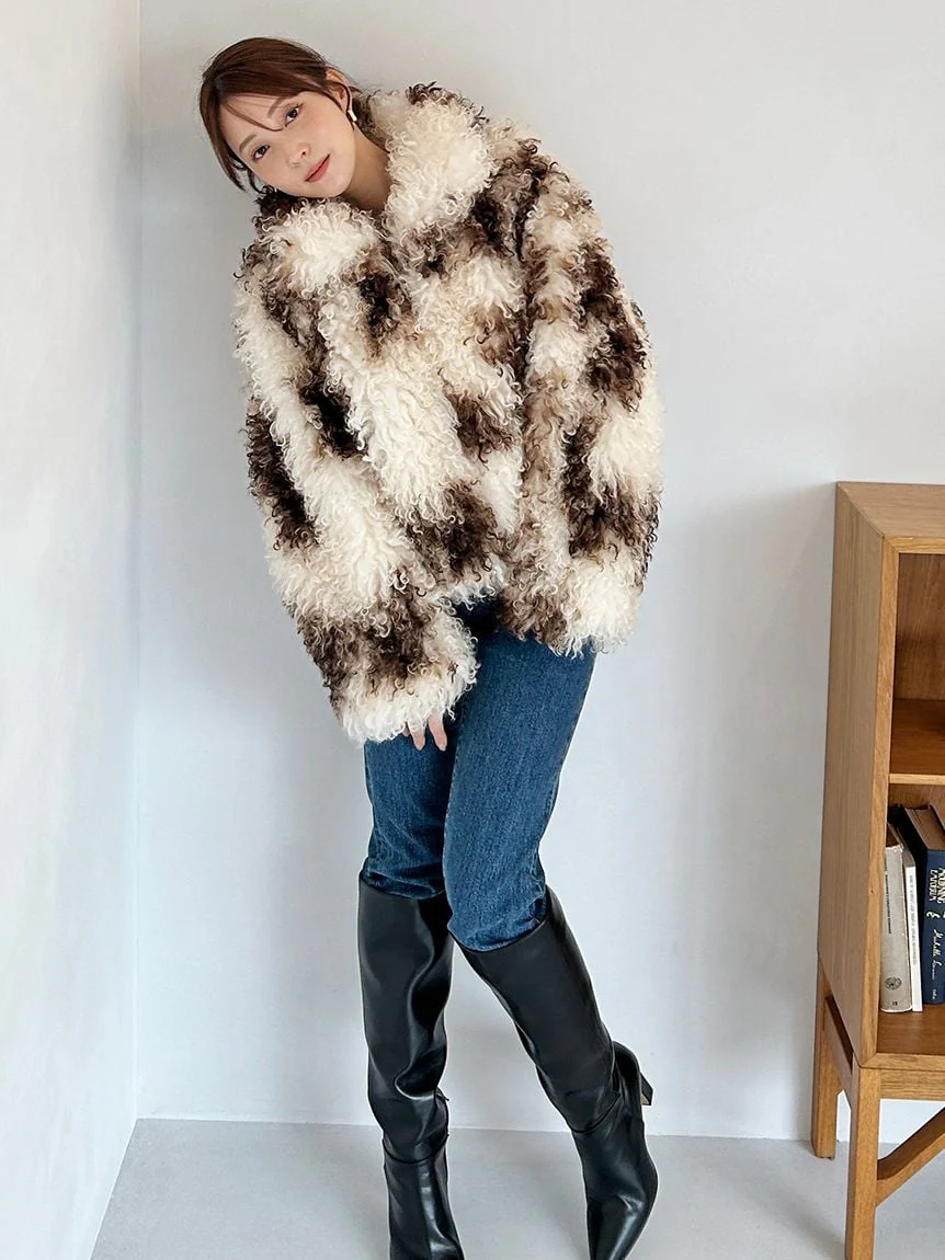 Faux Fur Short Coat - Image 14