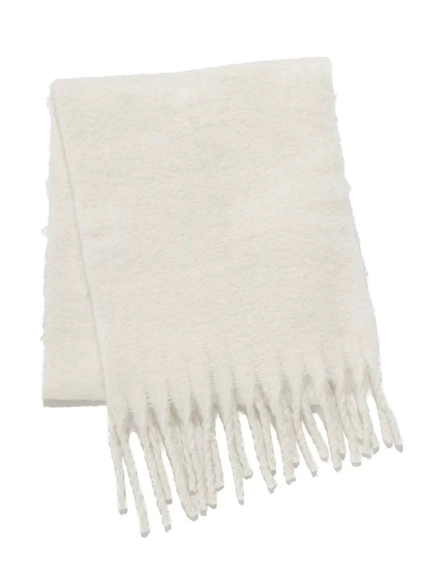Scarf with brooch - Image 14