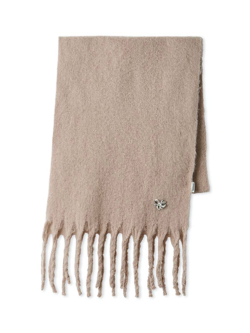 Scarf with brooch - Image 3