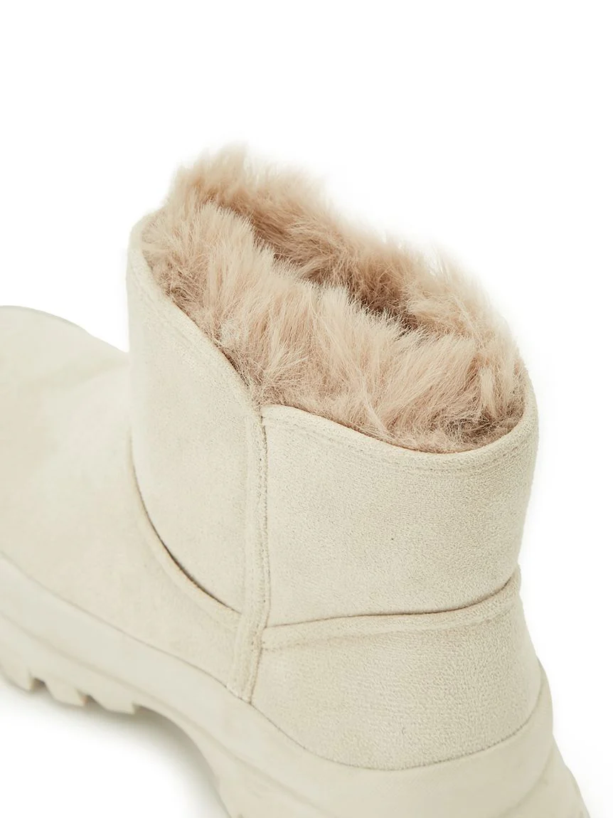 Vibram Collaboration Faux Mouton Boots - Image 9