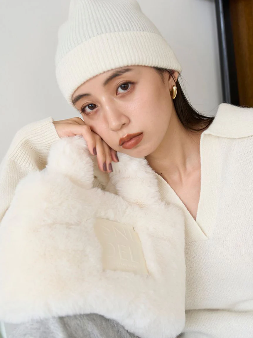 Boa Shoulder Bag - Image 17