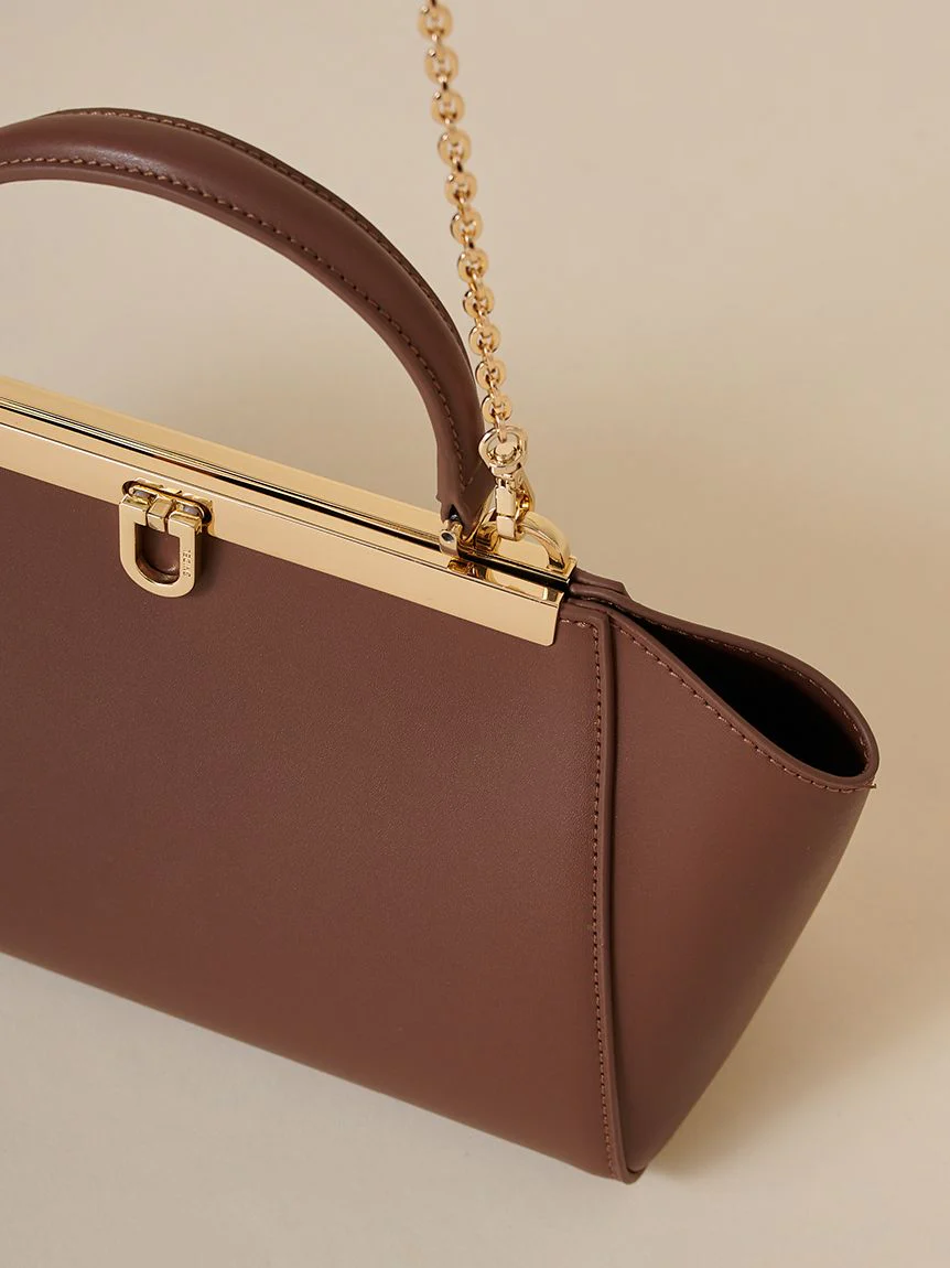 Classic Top-Handle Vintage-Inspired Leather Chain Bag - Image 17