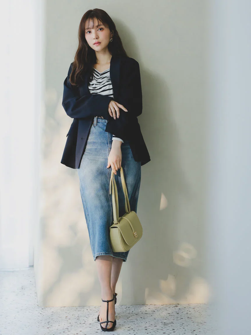 Minimalist Round Flap Bag - Image 6