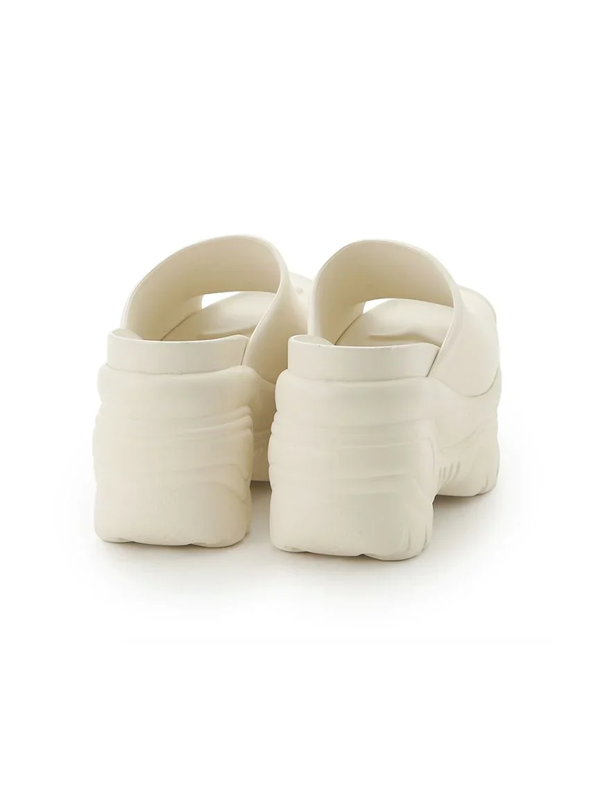 Trendy Thick Sole Slip-On Clogs - Image 11