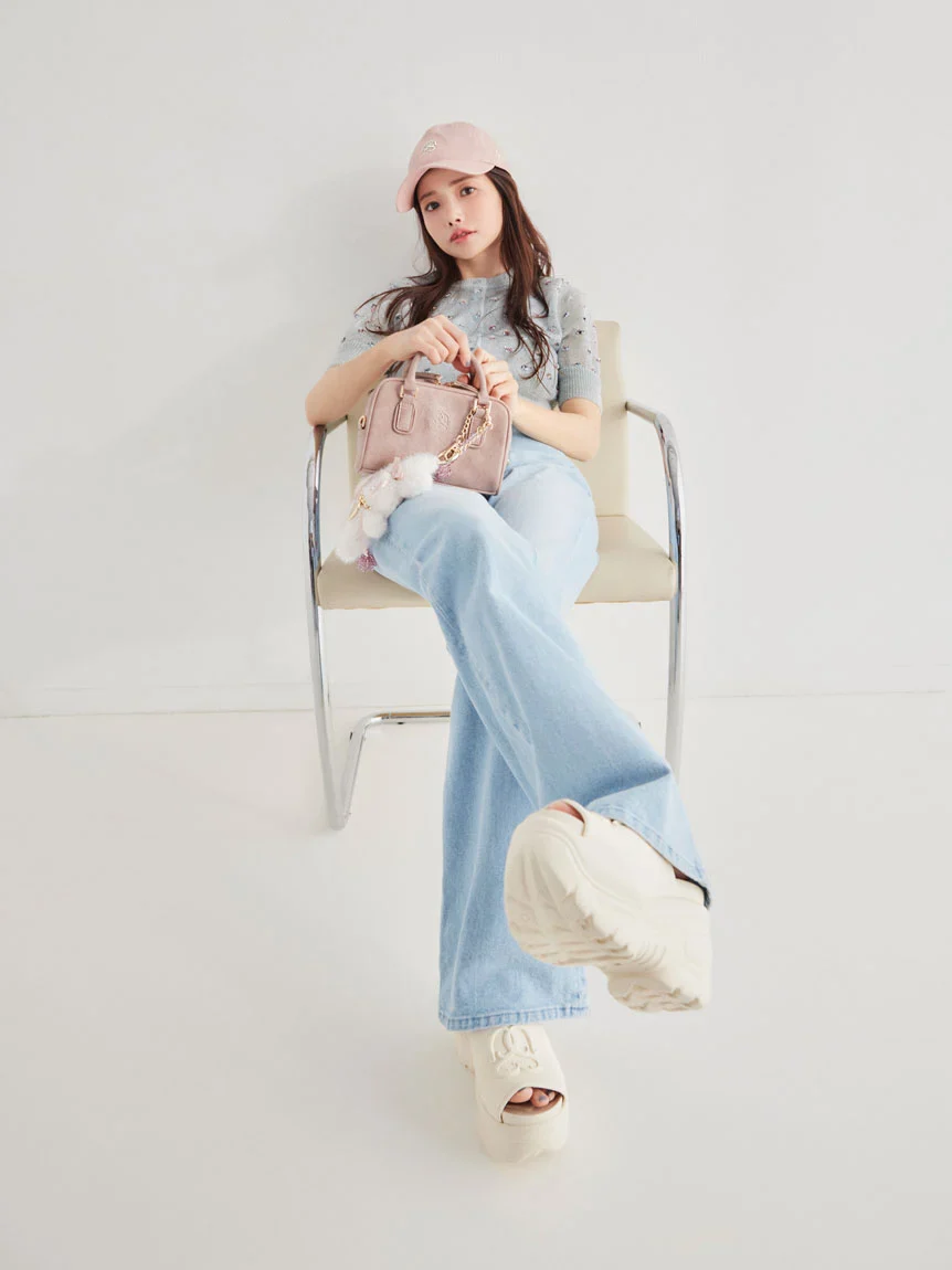 Trendy Thick Sole Slip-On Clogs - Image 4